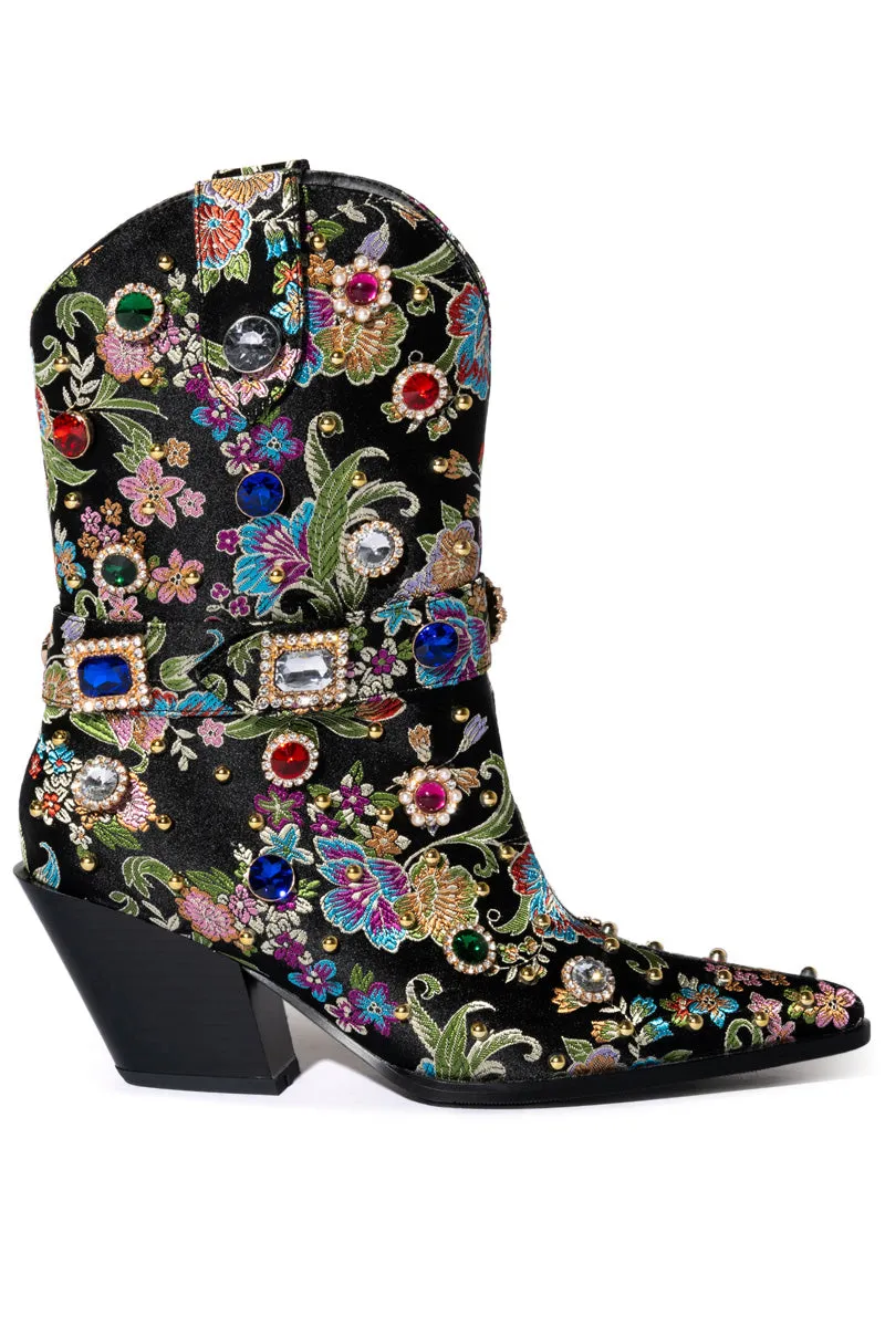 AZALEA WANG DILIGENT EMBELLISHED BASIC CHUNKY BOOTIE IN BLACK