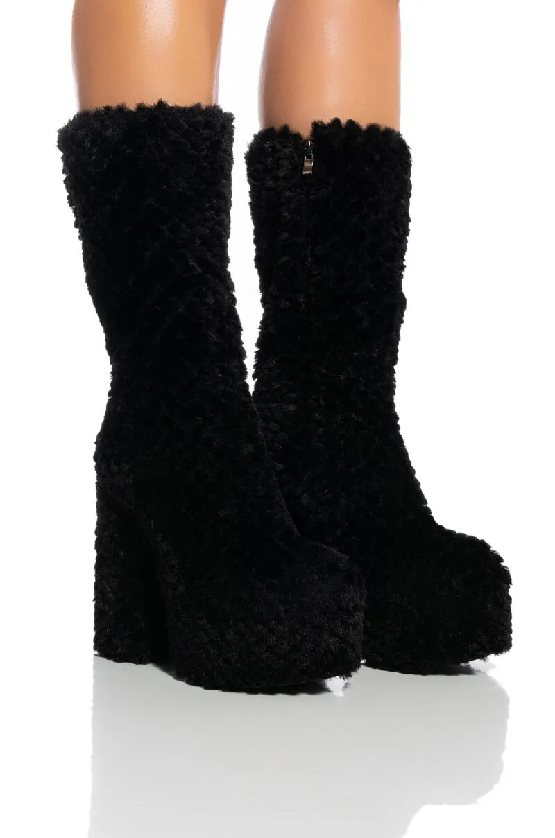 AZALEA WANG JERUSHA FUR CHUNKY BOOT IN BLACK