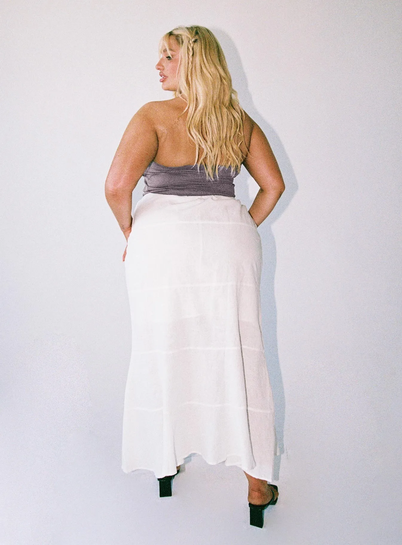 Raven Mid Rise Maxi Skirt White Curve