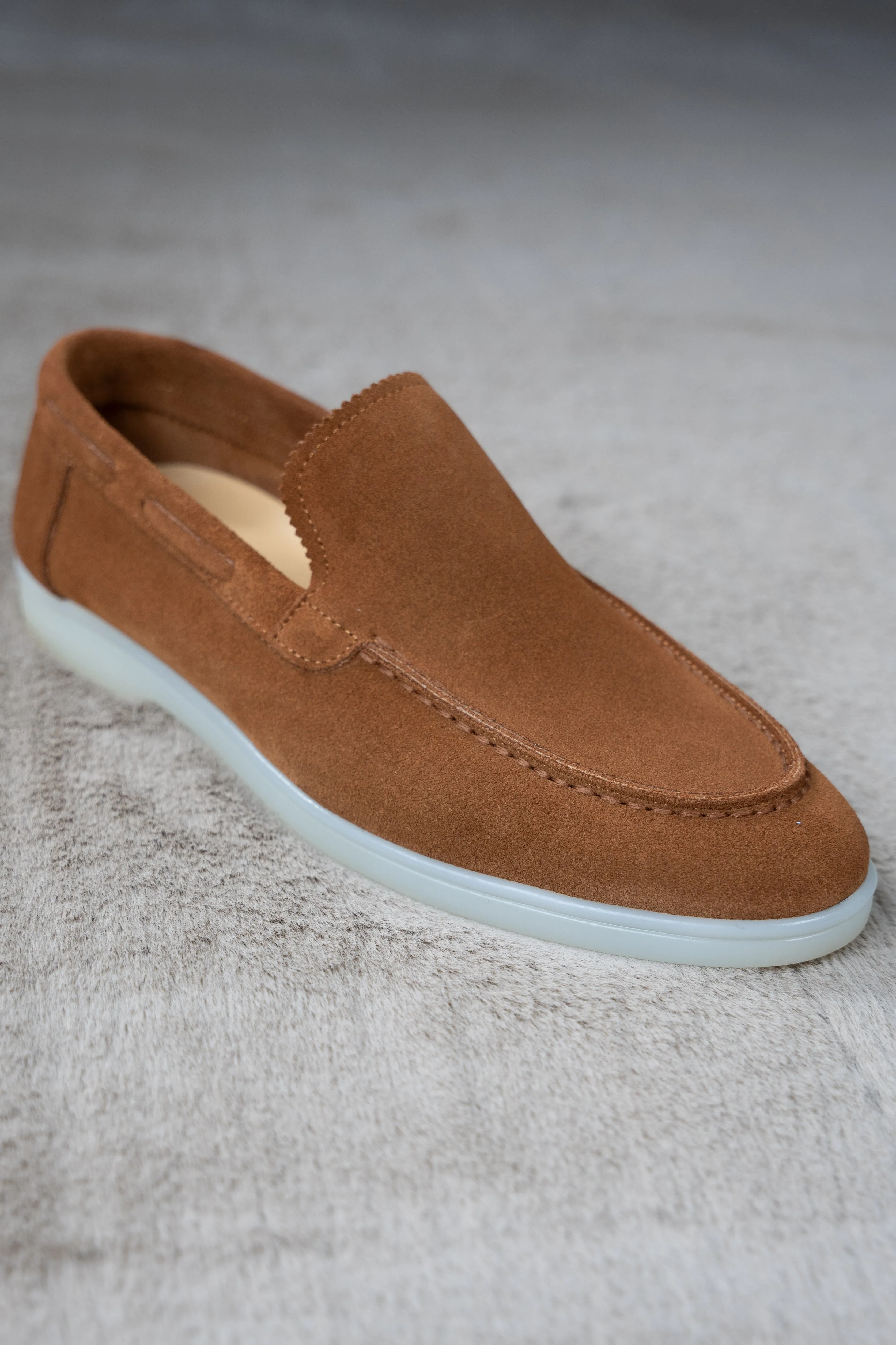 THE MENDOZA SUEDE LOAFER